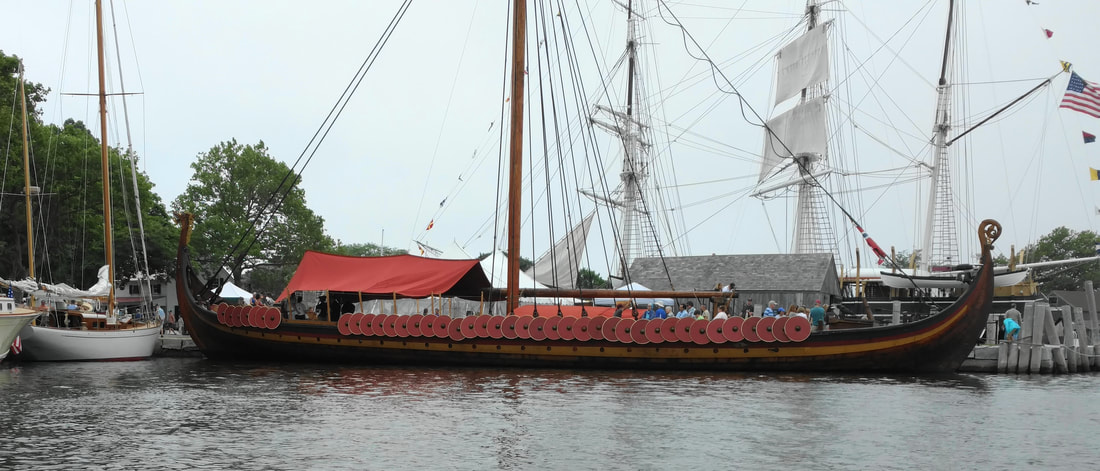 Picture side view of Viking ship 